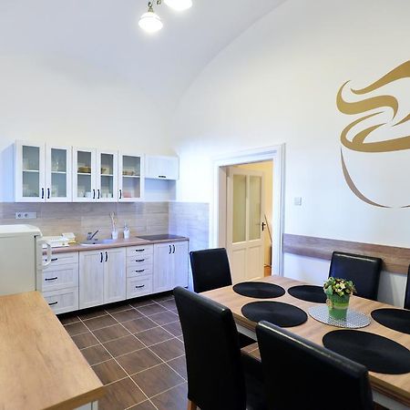 Foter Apartman Еґер Екстер'єр фото