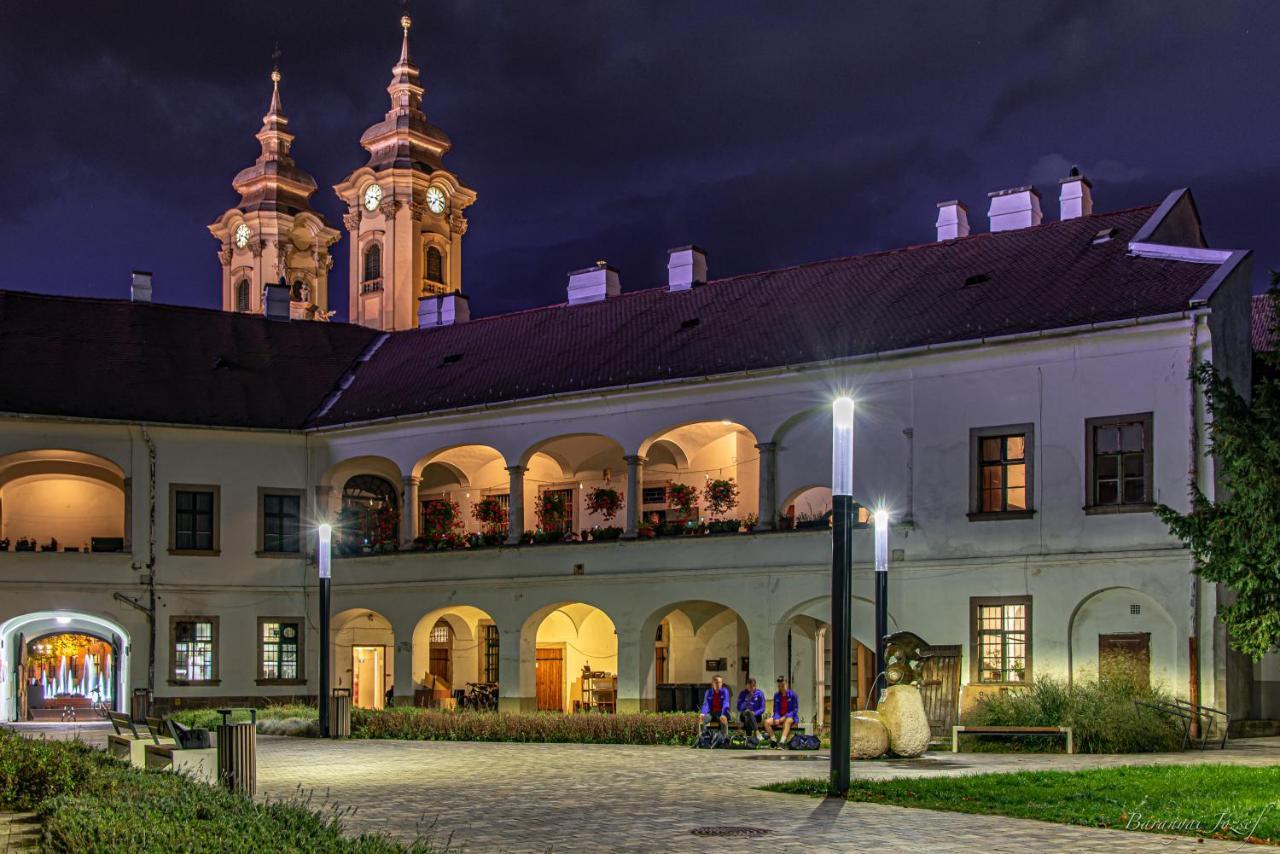 Foter Apartman Еґер Екстер'єр фото