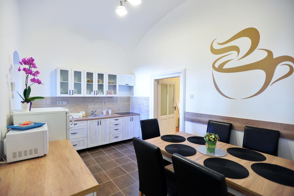 Foter Apartman Еґер Екстер'єр фото