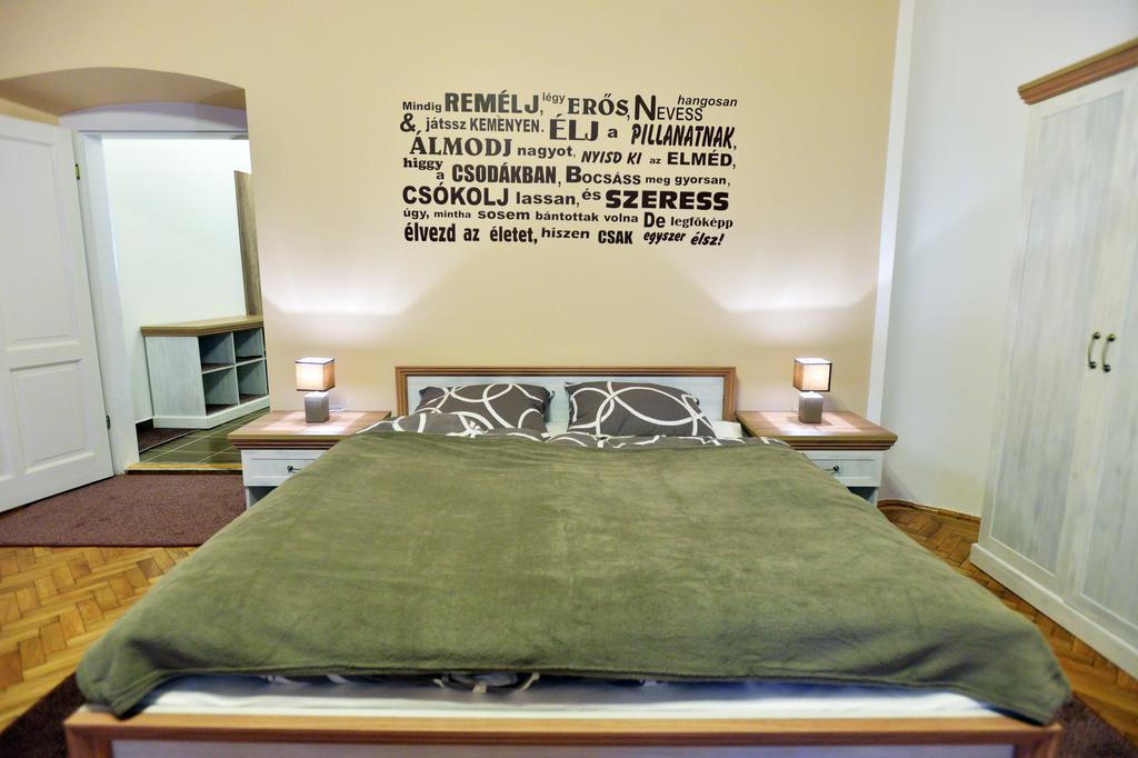 Foter Apartman Еґер Екстер'єр фото